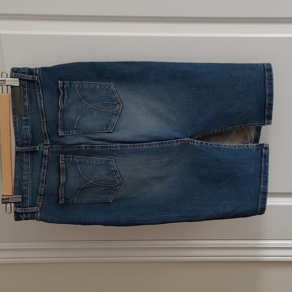 Calvin Klein US 27 Denim 5 Pocket Stretchy Pencil Skirt with Back Slit - Picture 2 of 10